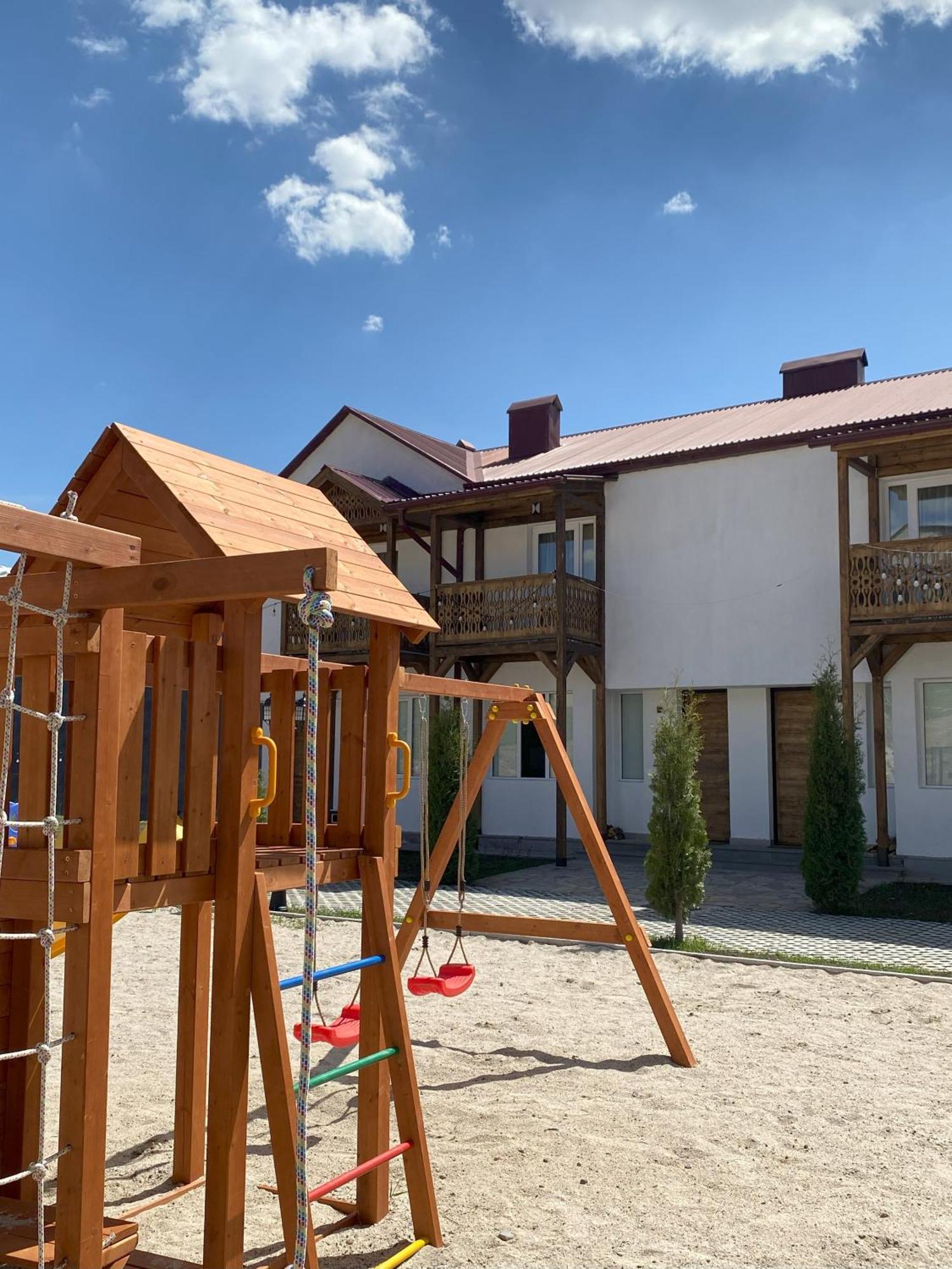 Motives Inn Dilican Dış mekan fotoğraf