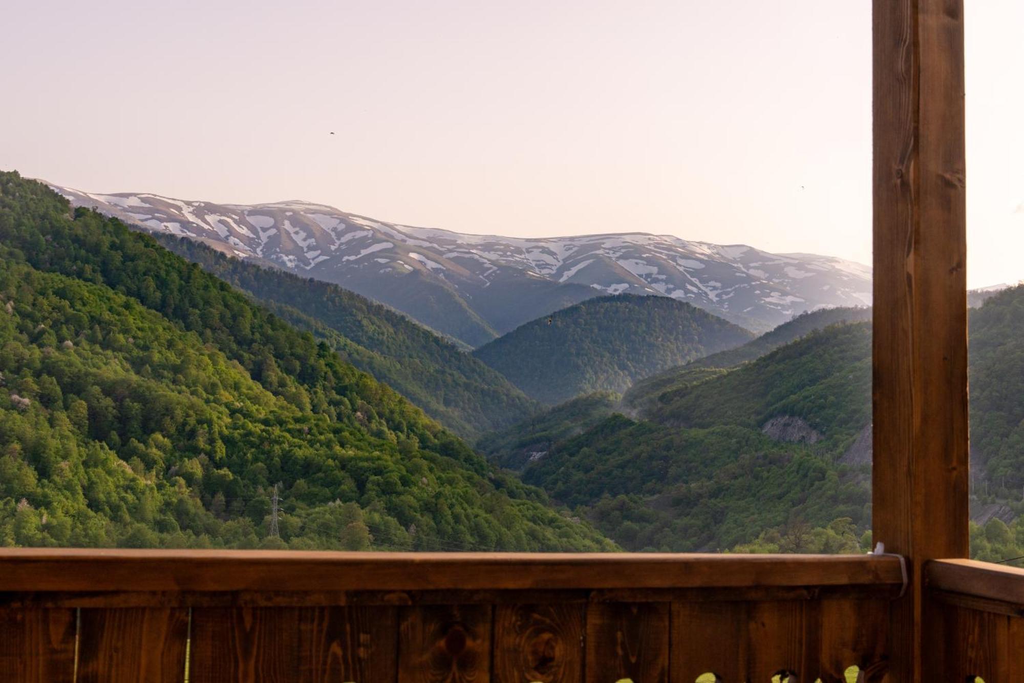 Motives Inn Dilican Dış mekan fotoğraf